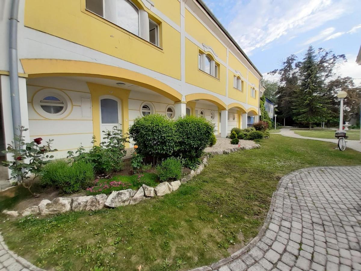 Thermal Garden Mosonmagyarovar Exterior photo